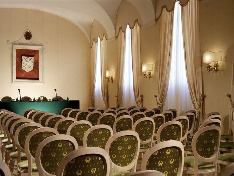 فندق دار ضيافة هوسيانوم بالاس روما المظهر الخارجي الصورة